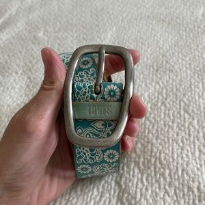 Levi’s genuine leather belt L size like new